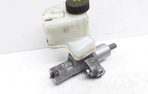 Master brake cylinder