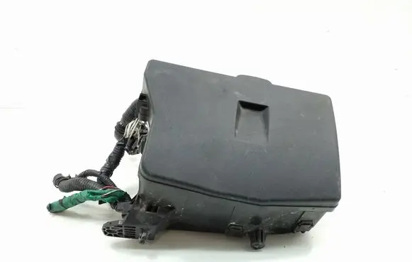 Toyota Verso Fuse module 821110FF51