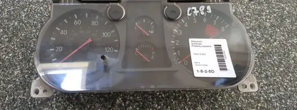 Mitsubishi Outlander Speedometer (instrument cluster) MR979601