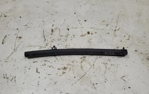 Mercedes-Benz GL X166 Engine coolant pipe/hose A231830100
