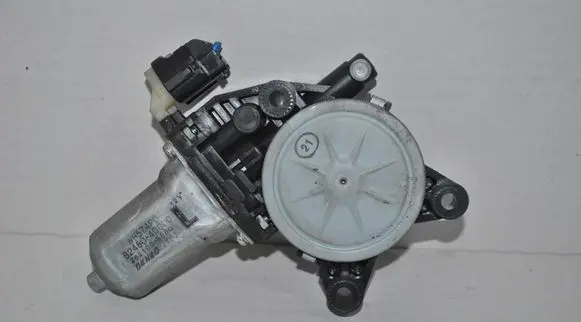 KIA Carnival Front door window regulator motor WH574P0 824504D000 2621003580