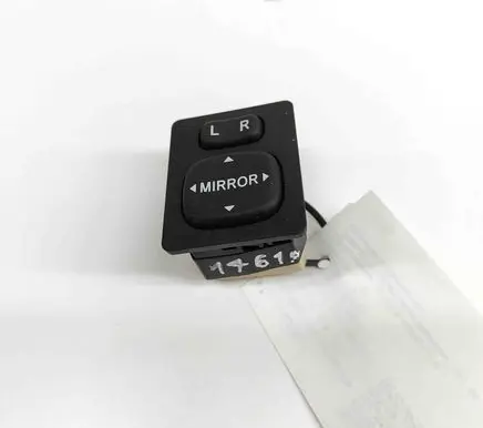 Wing mirror switch
