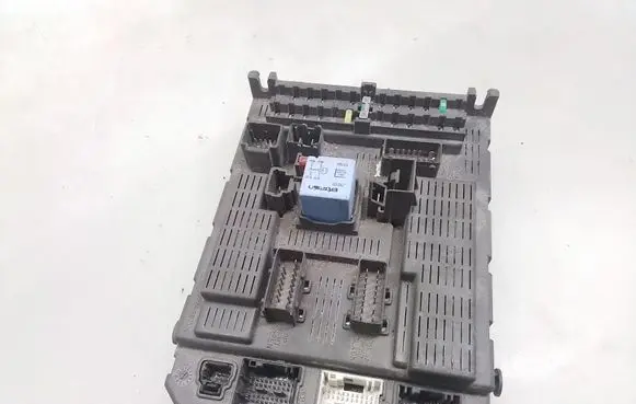 Peugeot 807 Fuse module 1499703080