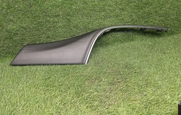 Buick Encore I Dashboard glove box trim 42502445