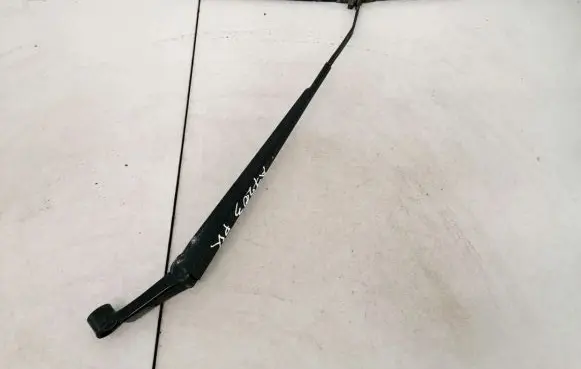 Toyota Avensis T250 Front wiper blade arm