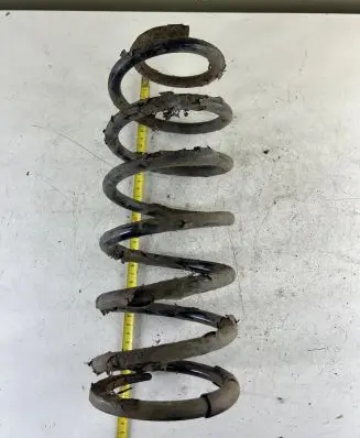 Toyota Land Cruiser (HDJ90) Rear coil spring