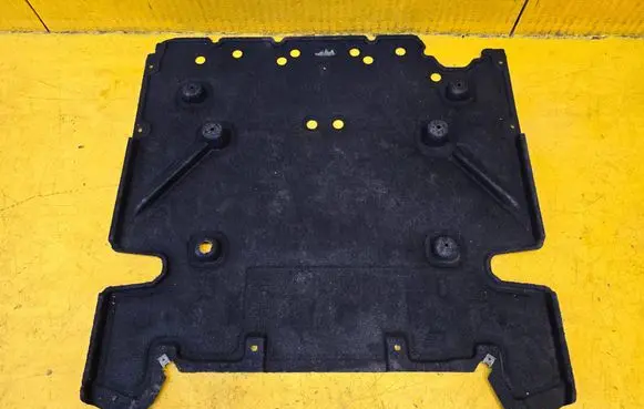 Audi e-tron Engine splash shield/under tray 4KL863021