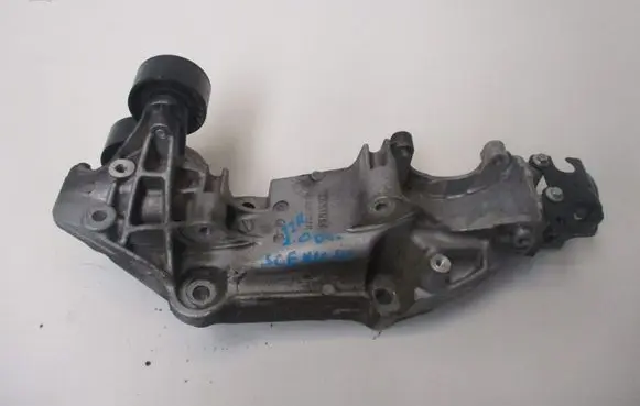 Renault Scenic III - Grand scenic III Generator/alternator bracket 