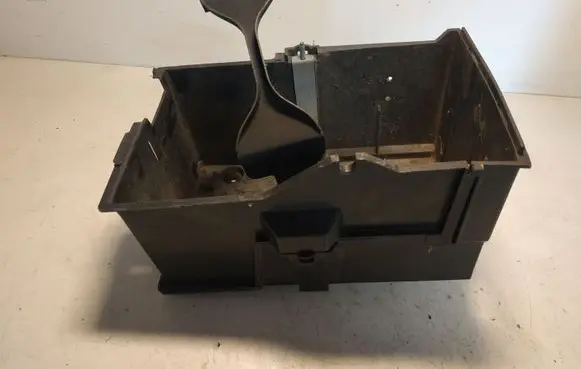 Battery box tray