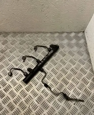 Jeep Grand Cherokee (WK) Fuel main line pipe