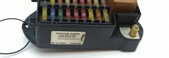 Jaguar XJ X300 Fuse module LNA2800AG 164720090495 518100003