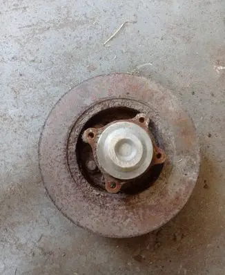Chevrolet Volt II Rear wheel hub 13580386