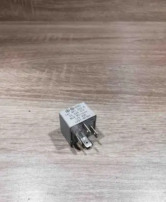 Audi A6 S6 C5 4B Other relay 141951253B 20240072 53SILVER