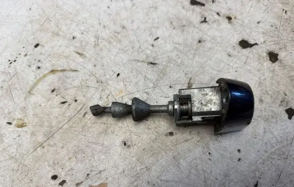 BMW 3 E90 E91 Front door lock (next to the handle)