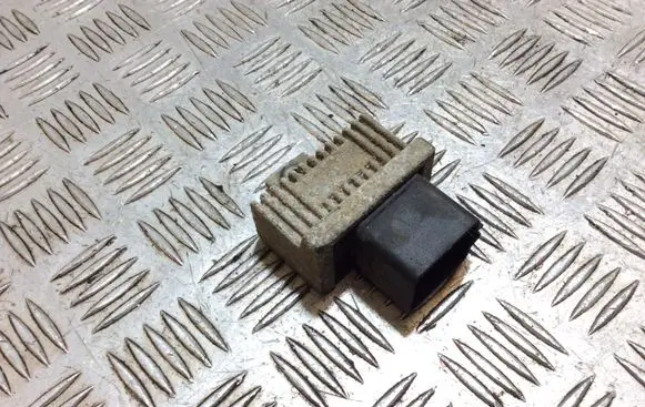 Renault Laguna III Glow plug pre-heat relay 7703445078