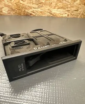 Volkswagen PASSAT B7 Head unit multimedia control 5N0035341H 1000003015