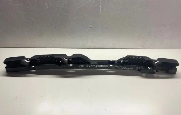 Volkswagen Touran III Rear bumper mounting bracket 5TA807863 DNW17985