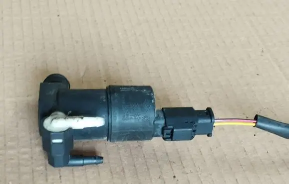 Peugeot 2008 I Windscreen/windshield washer pump 9641553880