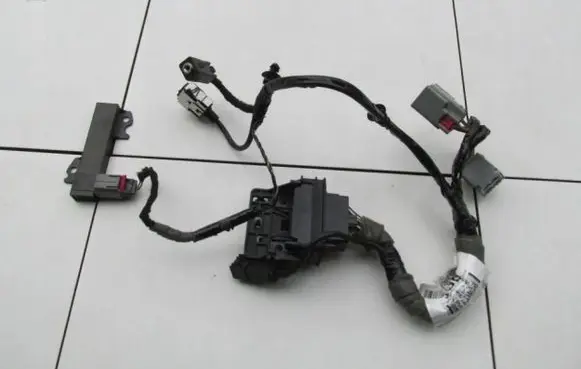 Ford C-MAX II EUR ISO radio connector AV6T15K857BCE