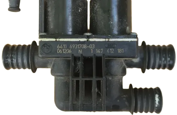 BMW 5 E60 E61 Coolant heater control valve 64116931708 6411693170803