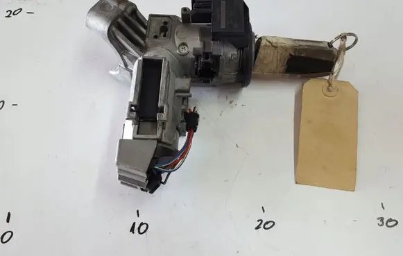 Ford Fiesta Ignition lock 8V513F880CC