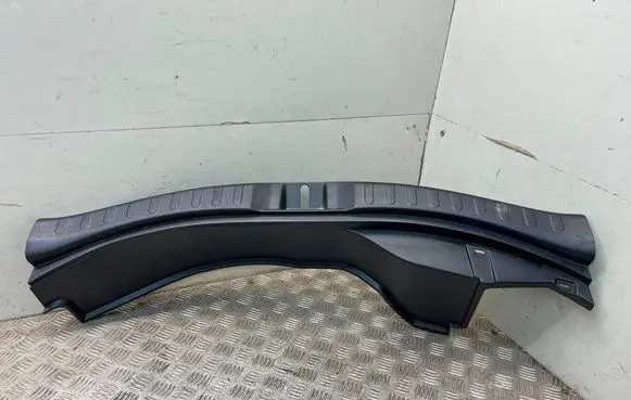 Toyota RAV 4 (XA40) Trunk/boot sill cover protection 5838742120