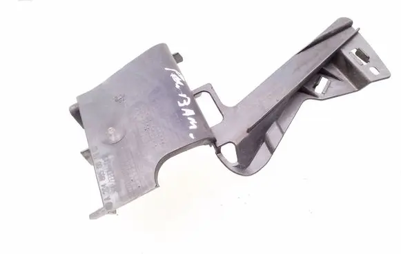 Mercedes-Benz C W204 Front bumper mounting bracket A2048850016