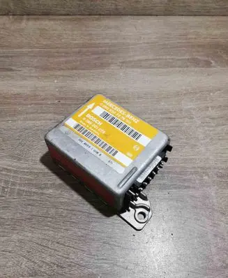 Mercedes-Benz E W124 Airbag control unit/module 0008207226 0285001078