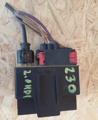 Citroen C4 I Picasso Glow plug pre-heat relay 018010951 9652021180