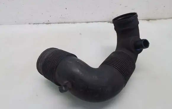 Volkswagen II LT Air intake duct part 2D0129627