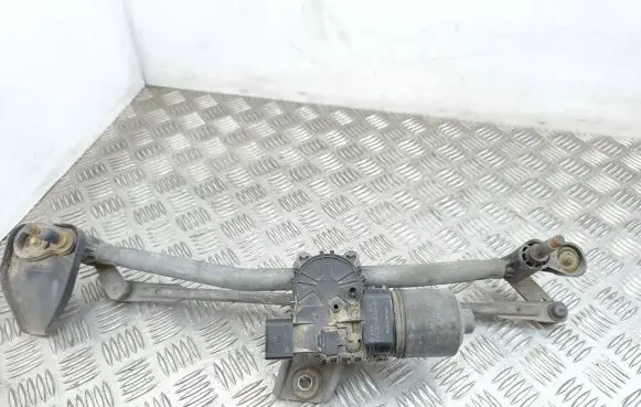 Opel Astra H Front wiper linkage and motor 13111211