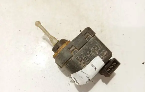Nissan Almera N16 Headlight level adjustment motor 