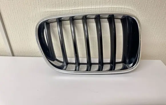 BMW X3 F25 Front bumper upper radiator grill 51117210726 7210726