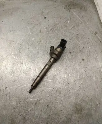 BMW 5 F10 F11 Fuel injector 0445110382