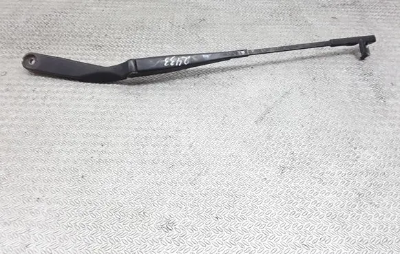 Volkswagen Polo Front wiper blade arm