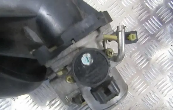 Toyota RAV 4 (XA20) Throttle valve 8945233030 89452-33030