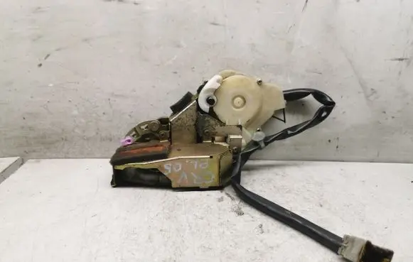 Honda CR-V Front door lock