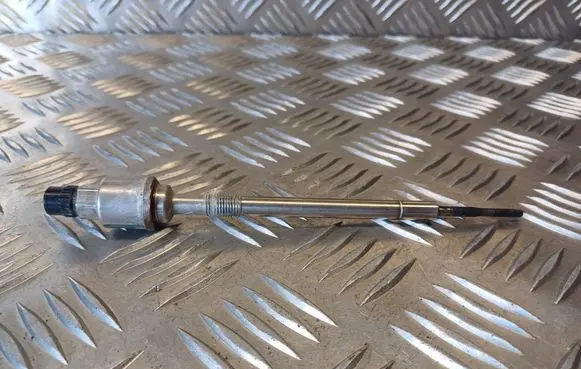 Opel Insignia A Glow plug 55564163
