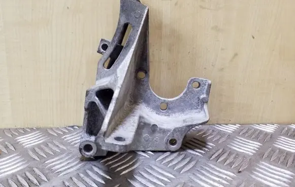 Subaru Forester SF Power steering pump mounting bracket 