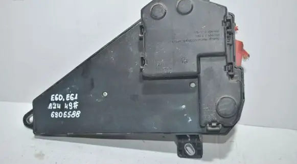 BMW 5 E60 E61 Fuse module 6906588