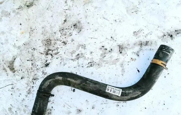 Engine coolant pipe/hose