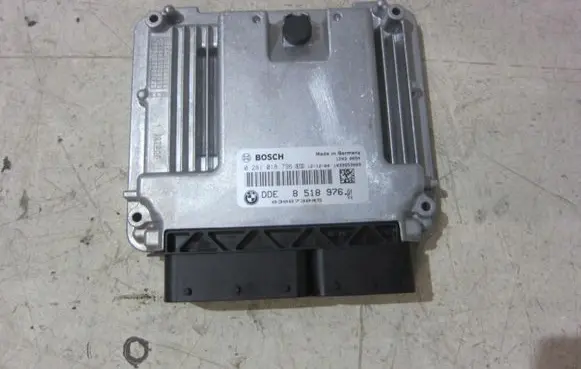 BMW 1 F20 F21 Engine control unit/module ECU 13618518976