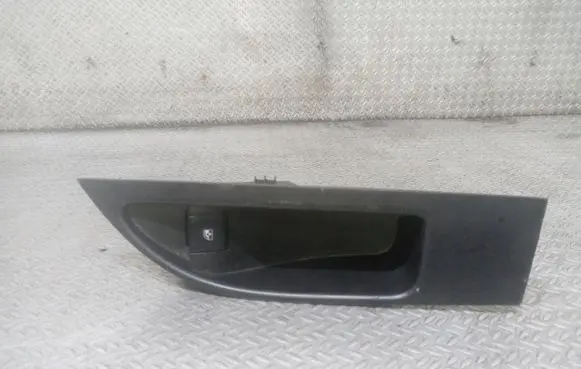 Opel Astra J Electric window control switch 13301888