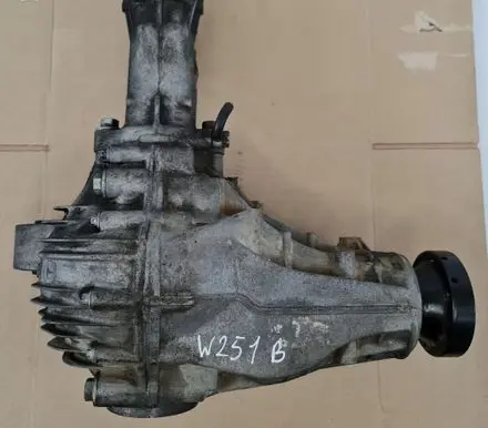 Mercedes-Benz R W251 Rear differential