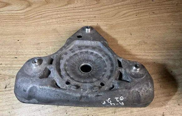 Coil spring mount