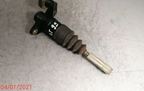 Volkswagen PASSAT B5 Clutch master cylinder 8E1721401G