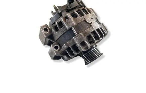 Opel Insignia A Generator/alternator 39007852