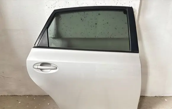 Toyota Prius+ (ZVW40) Front door 