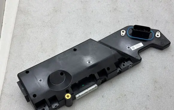 Tesla Model 3 Other control units/modules 110639421L