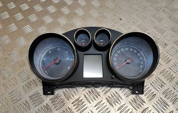 Opel Insignia A Speedometer (instrument cluster) 9200166932 L26800